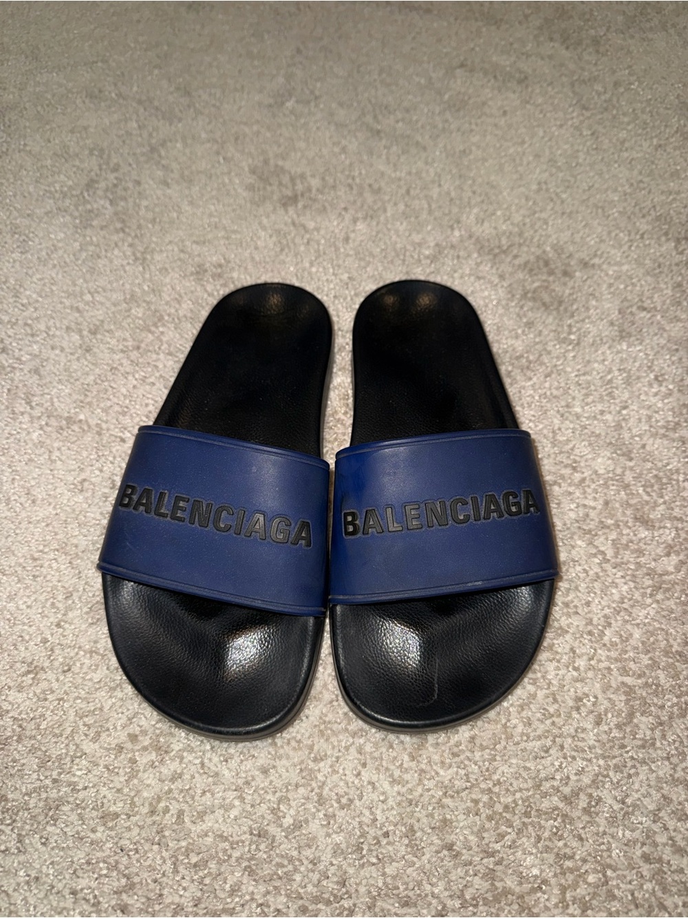 Womenās
Accessories Subcategory Identification